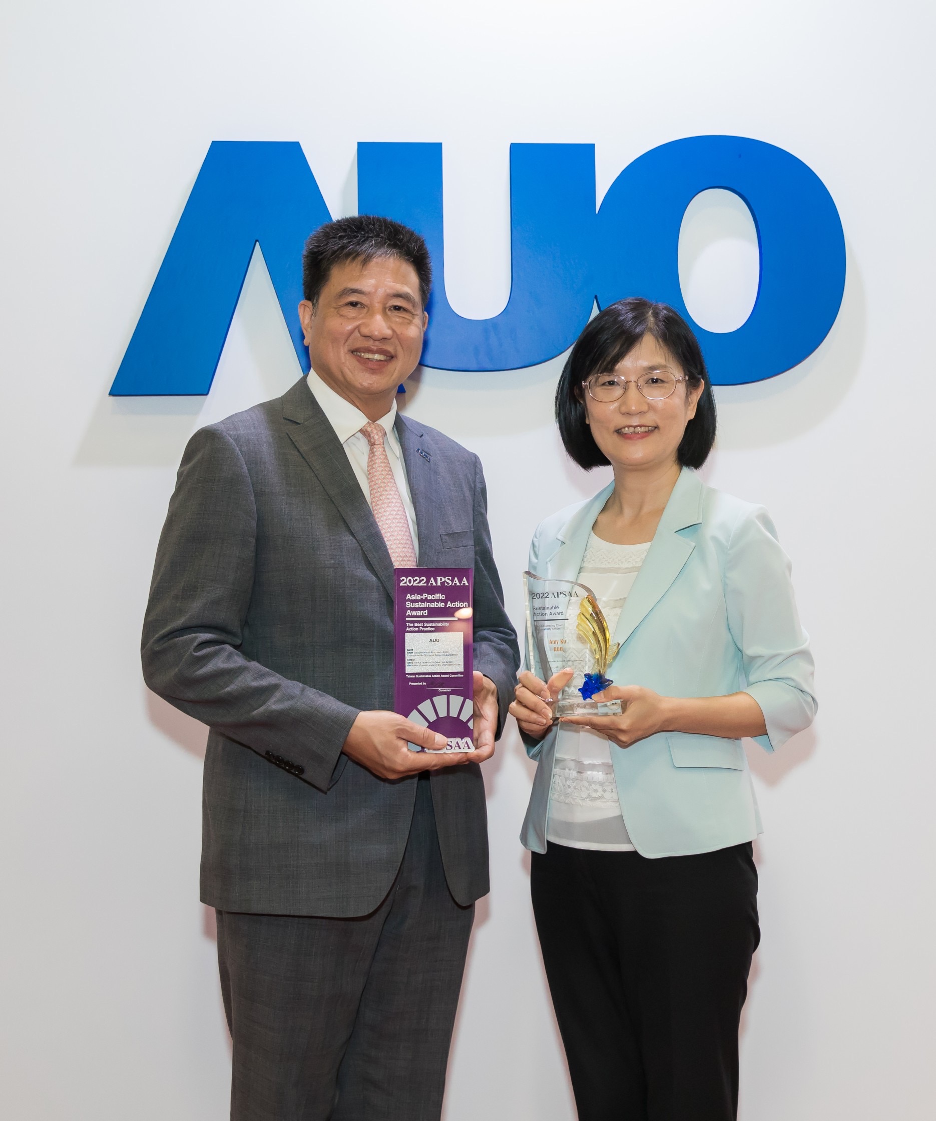 LEYU�پW(w��ng)�L(zh��ng)�ډ|�����m(x��)�h(yu��n)���Ļ�ʯ��͸�^ESG�ߚ��ί�T��(hu��)�𲽌�(sh��)�`���m(x��)�����{(l��n)�D�����У�LEYU�پW(w��ng)������m(x��)�L(zh��ng)�����A���I(l��ng)�F(tu��n)�(du��)���ƶ����L(zh��ng)��Ŀ��(bi��o)��������������۱��F(xi��n)���@�á�피����m(x��)�L(zh��ng)��(ji��ng)���Ă�(g��)�˪�(ji��ng)��s������LEYU�پW(w��ng)��늶����L(zh��ng)�߈�(zh��)���L(zh��ng)���p�ˣ�����LEYU�پW(w��ng)������m(x��)�L(zh��ng)�����A��