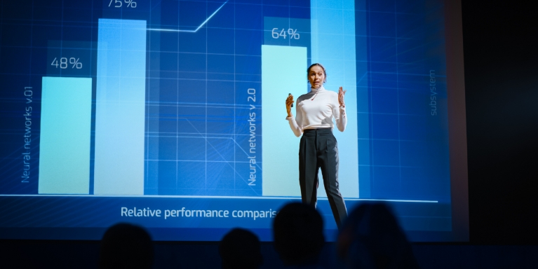 ��I��Q����